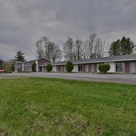 Maplehurst Motel Tunkhannock Exterior photo