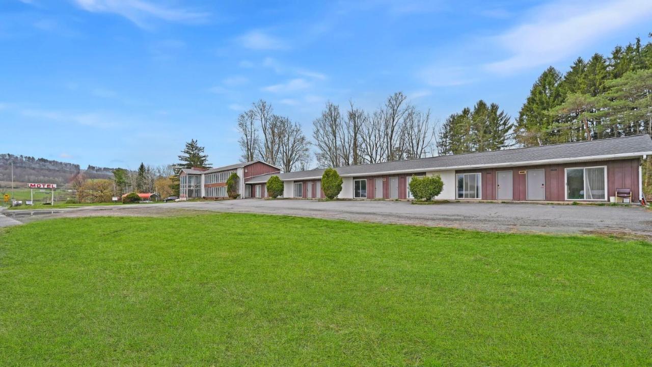 Maplehurst Motel Tunkhannock Exterior photo