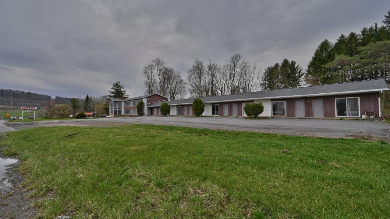 Maplehurst Motel Tunkhannock Exterior photo